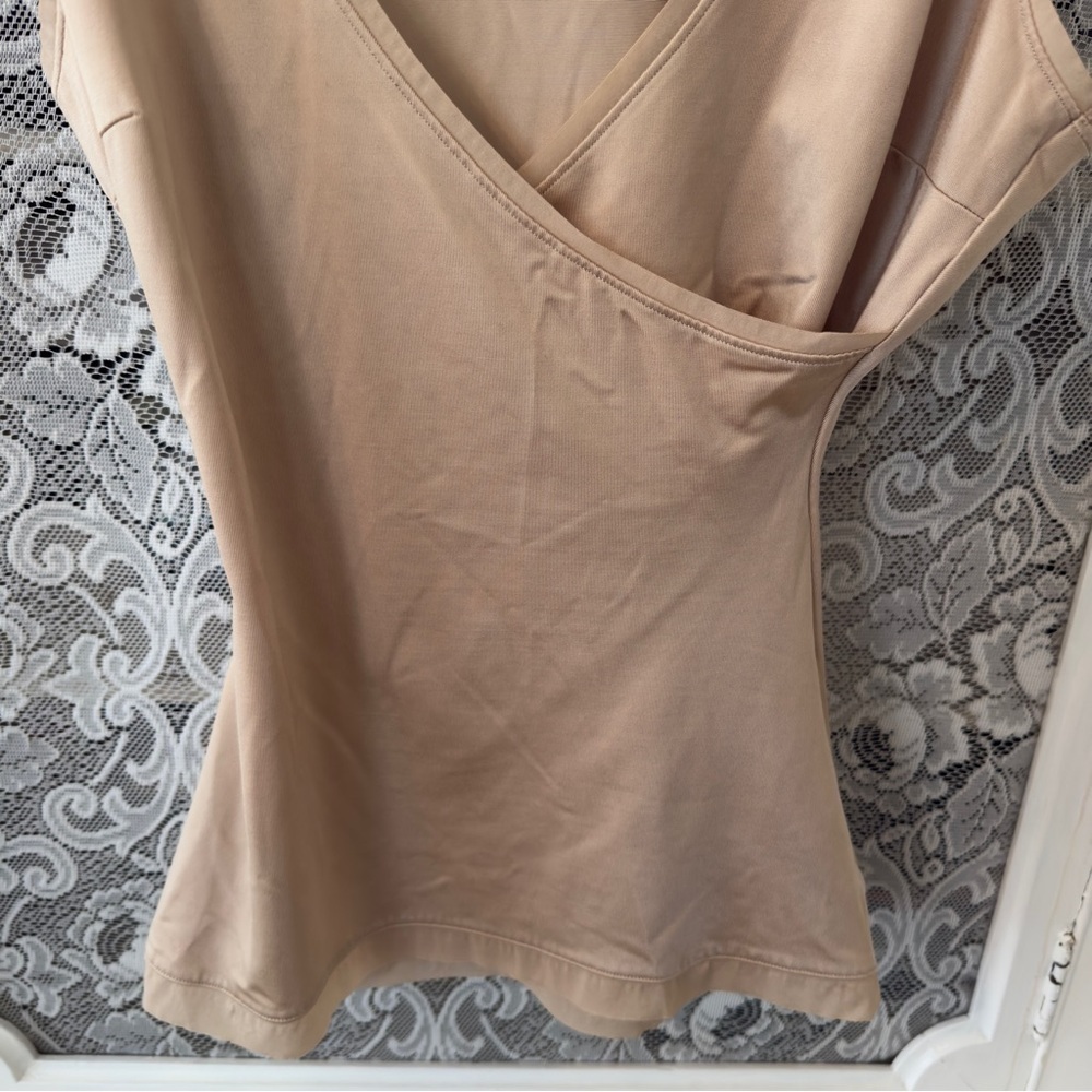 SPANX Simplicity Cross Over V-Neck Shaper - Picture 3 of 10